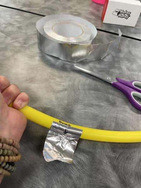 Labelling aluminum tape with direction keys