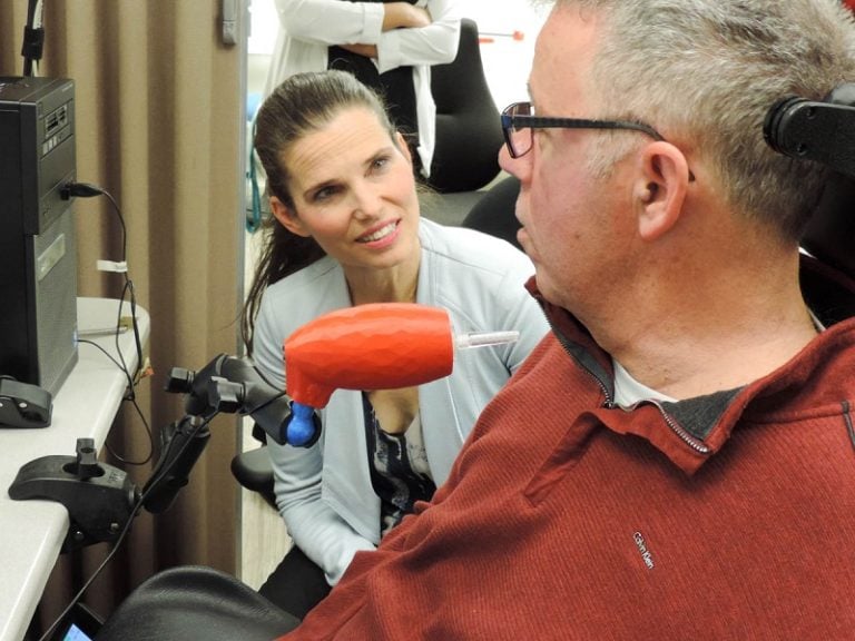 A user demonstrates a LipSync to Minister Duncan.