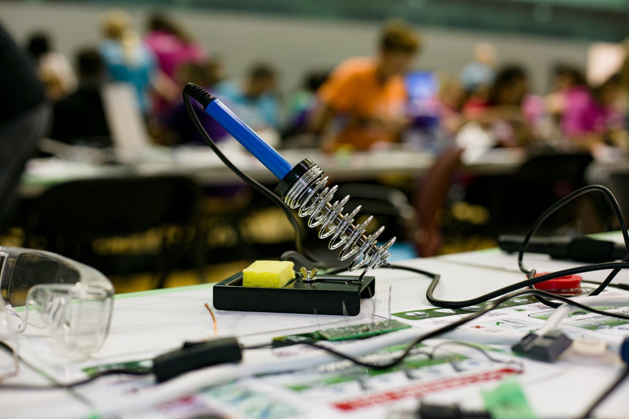 https://www.makersmakingchange.com/s/category/assistive-devices/0ZGJR00000002Mn4AI?c__results_layout_state=%7B%7D