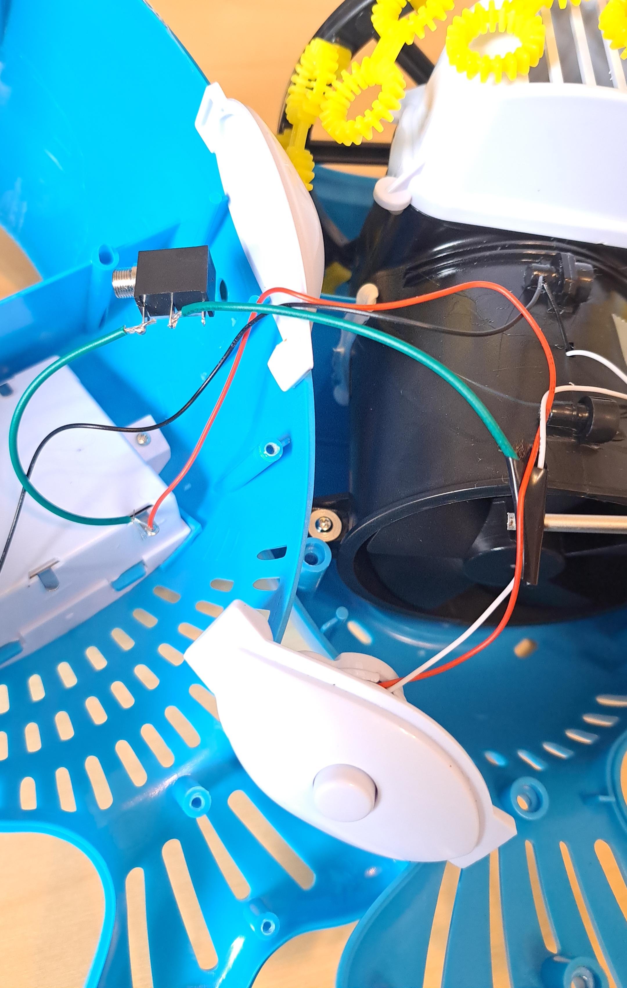 Internal wiring for switch adapting the Whale Bubble Blower.