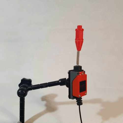 Animated gif of Open Wobble Switch alternating between ball, tee, and cubic toppers.