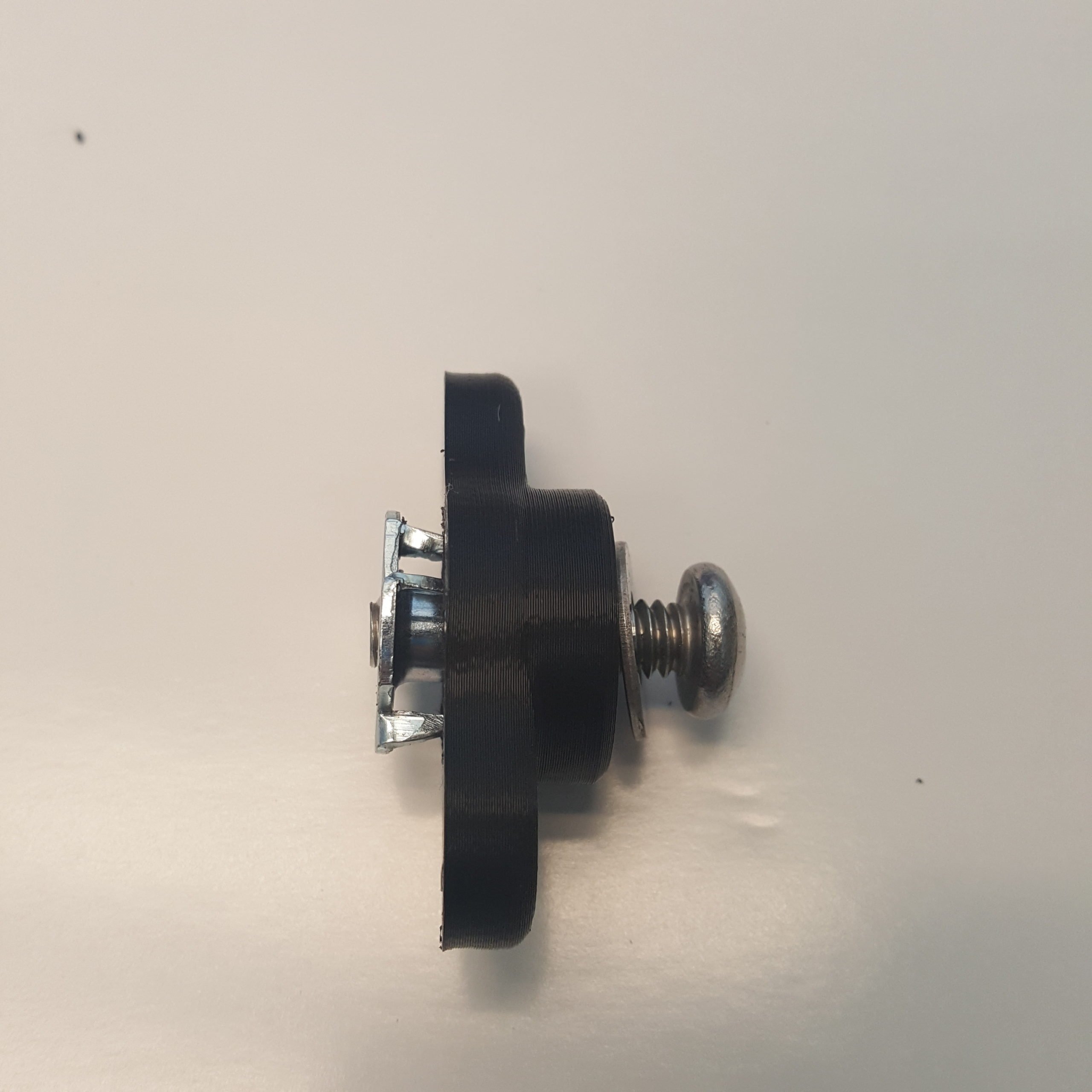 T-Nut assembly of Piko button mounting adapter