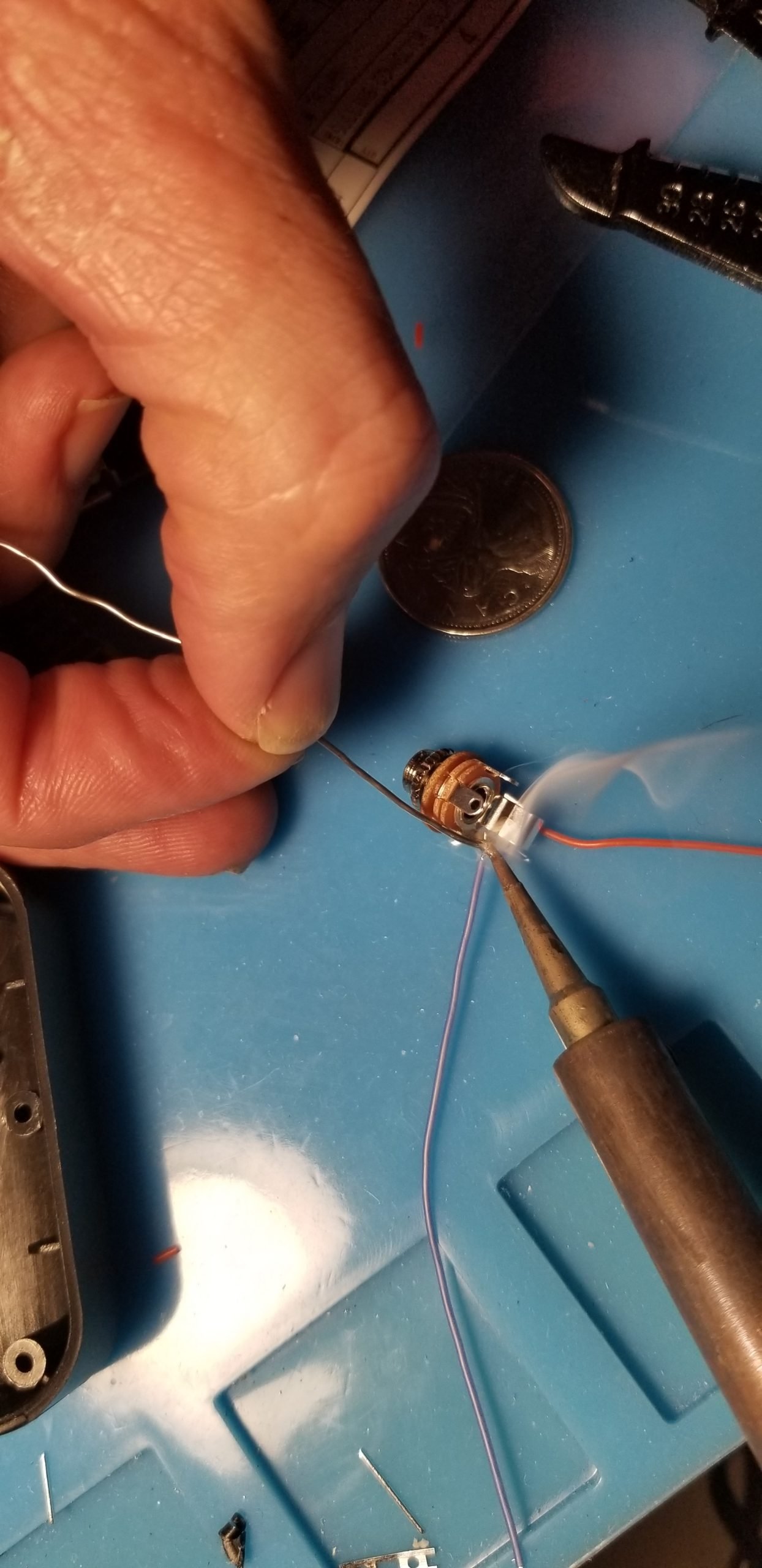 Soldering wires to the switch jack